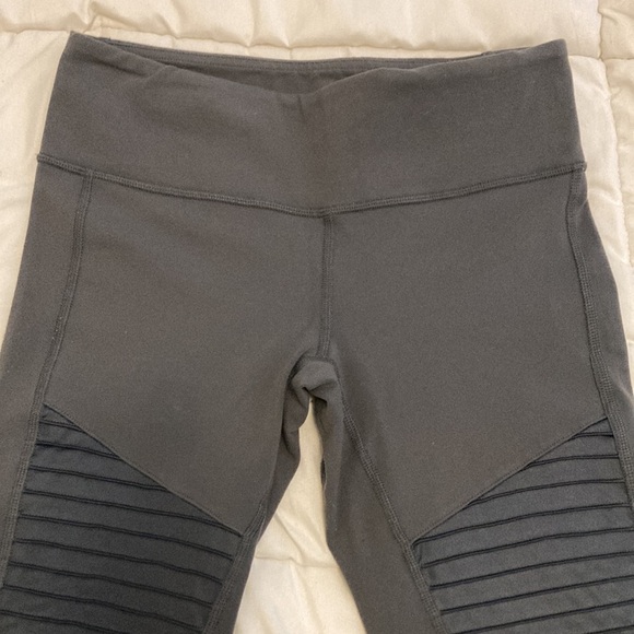 Alo Moto Leggings Gray Size S - Picture 4 of 8
